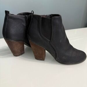 Fergie Black Leather Ankle Boots • Block Heel • Size 8.5